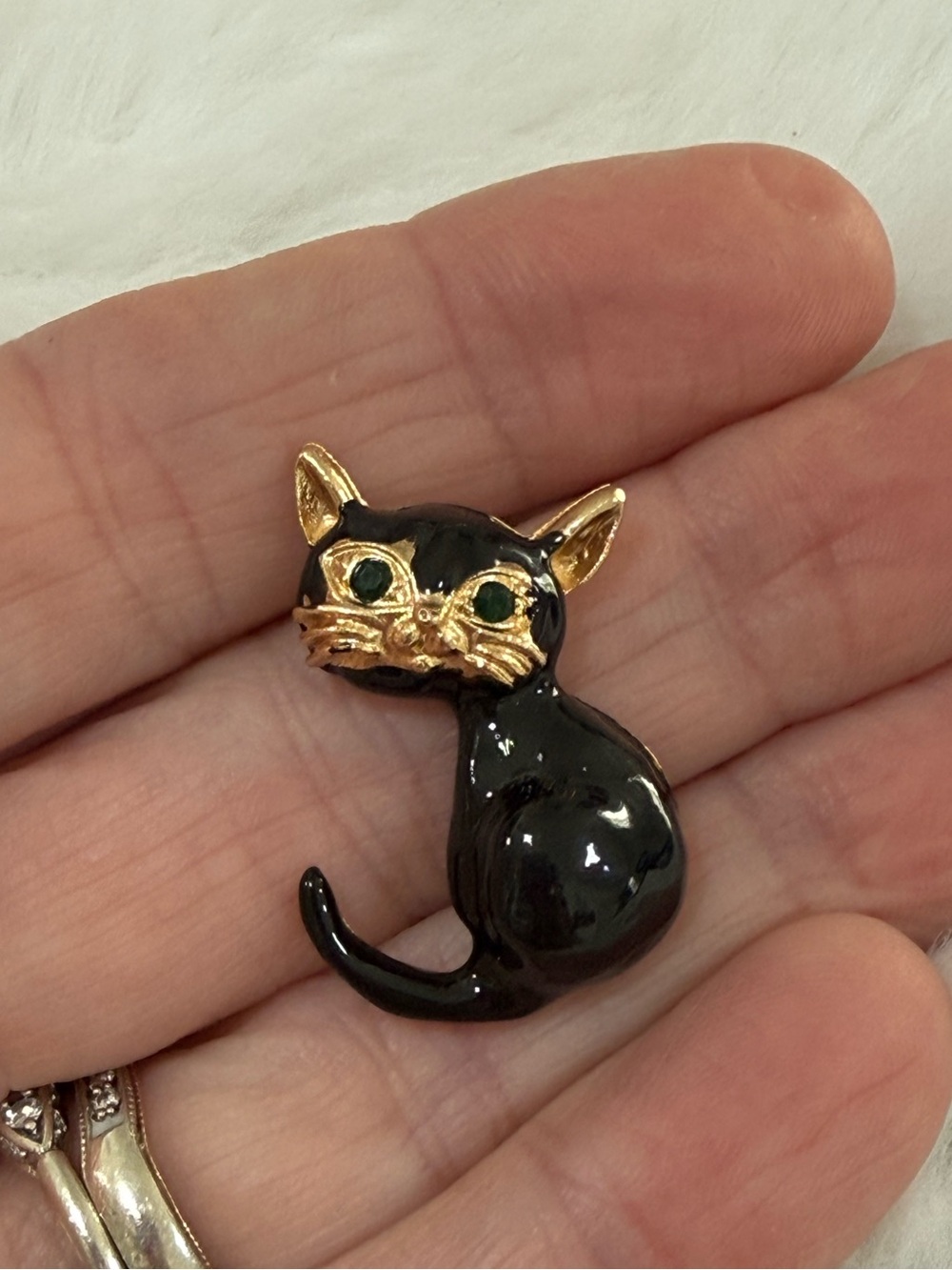 Black and Gold Enamel Cat Brooch - Elegant Pet Accessory